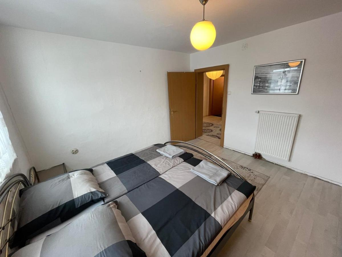 Guntia Apartment Mit Grossem Garten Günzburg Eksteriør bilde